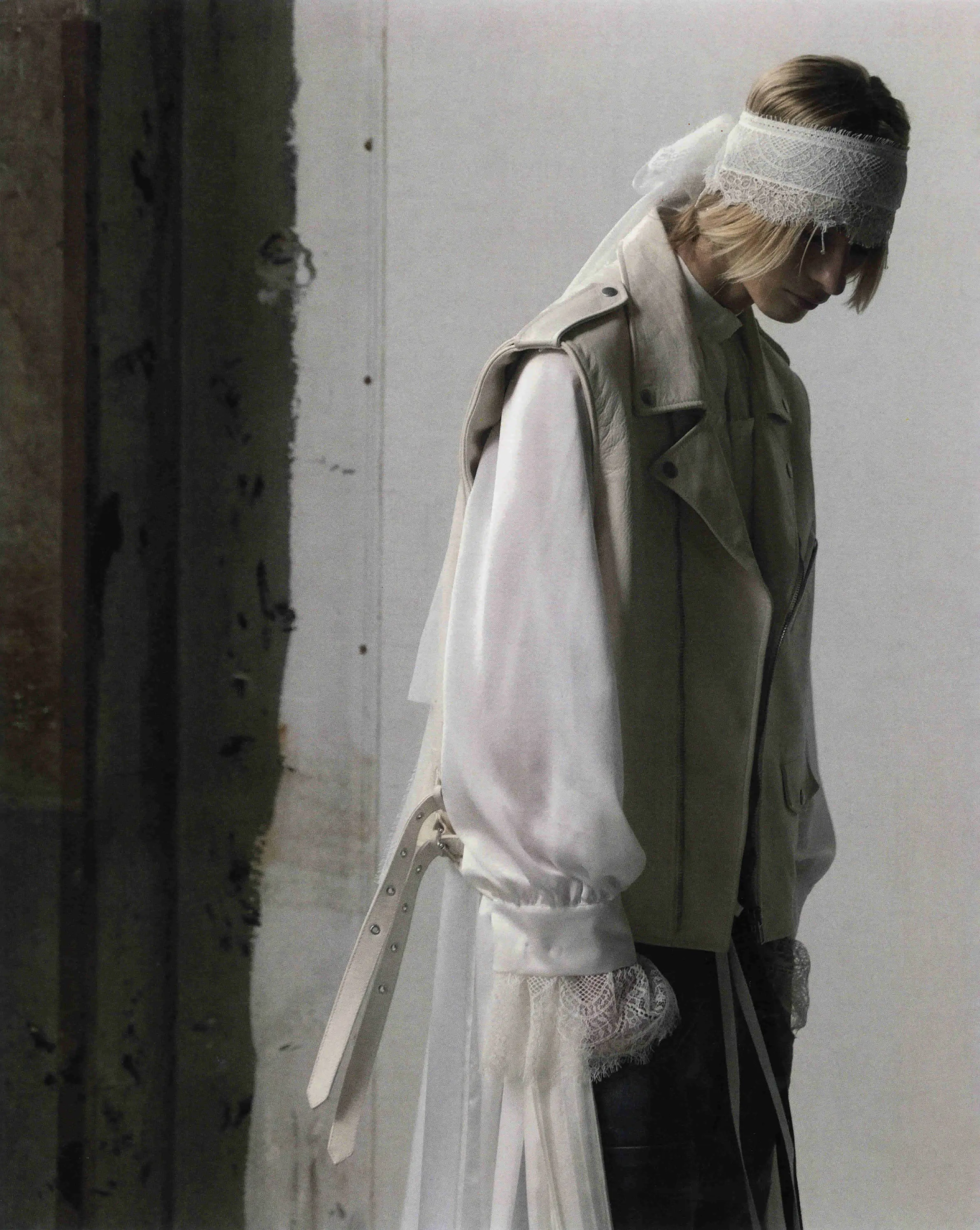 Ann Demeulemeester S/S 2025 Backstage | Fashion Articles | ARCHIVE.pdf